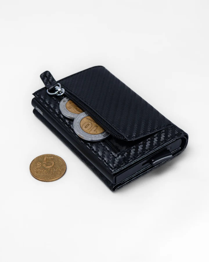 Tarjetero Deluxe Negro – Fibra de carbono: Elegante, Compacta y Protección Inteligente