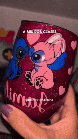"Cada sorbo, una obra de arte – Vasos en resina personalizados"